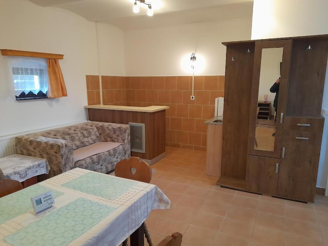 Kapolna Vendeghaz Apartment Kerkaskapolna Bagian luar foto