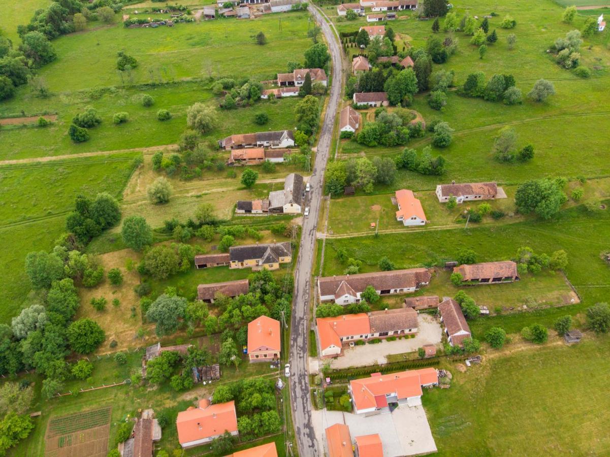 Kapolna Vendeghaz Apartment Kerkaskapolna Bagian luar foto