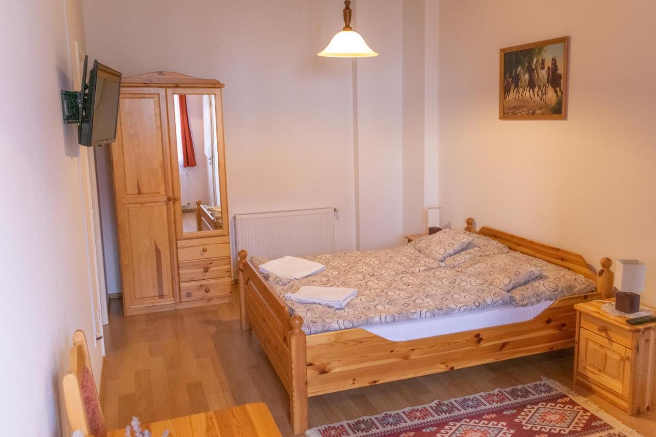 Kapolna Vendeghaz Apartment Kerkaskapolna Bagian luar foto